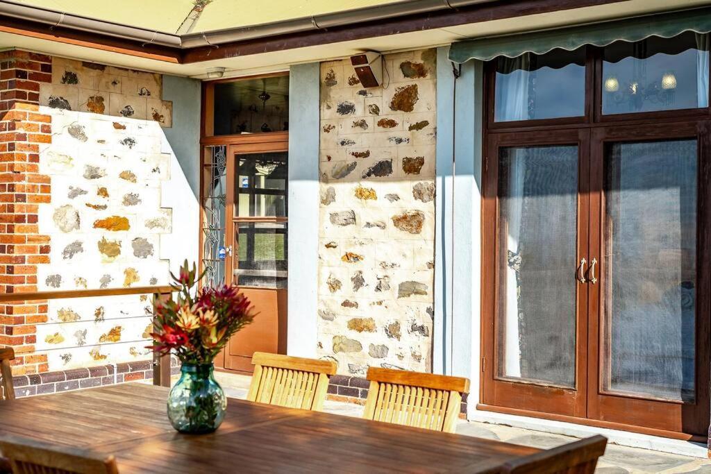 Rustic * Waitpinga